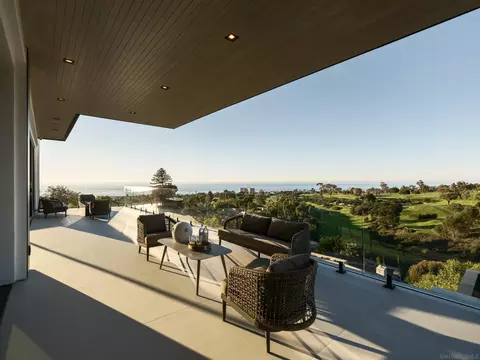 Exterior - 6627 Muirlands Dr, La Jolla, CA 92037 photo 7 of 8