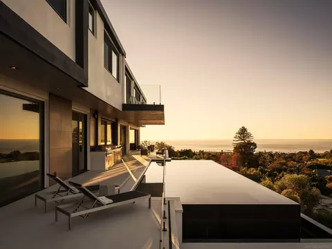Exterior - 6627 Muirlands Dr, La Jolla, CA 92037 photo 3 of 8