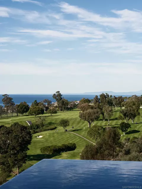 View/Area - 6627 Muirlands Dr, La Jolla, CA 92037 photo 4 of 5
