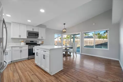742 Foxwood, Oceanside, CA 92057 photo 6