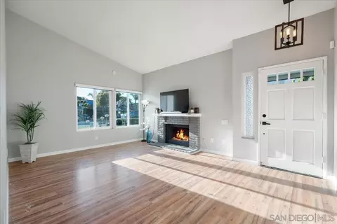 742 Foxwood, Oceanside, CA 92057 photo 3