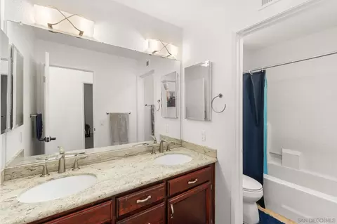 Bath - 10035 Verbena Ln, Spring Valley, CA 91977 photo 4 of 4