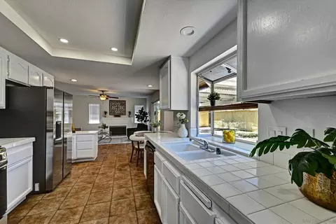 1745 El Aire, Escondido, CA 92026 photo 8