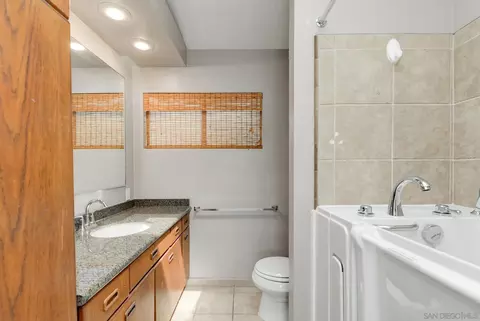 Bath - 1506 Park View Pl, Coronado, CA 92118 photo 3 of 3