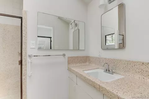Bath - 1506 Park View Pl, Coronado, CA 92118 photo 2 of 3