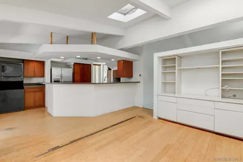 Living - 1506 Park View Pl, Coronado, CA 92118 photo 4 of 8
