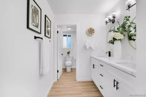 Bath - 1859 Normandy Gln, Escondido, CA 92027 photo 1 of 2