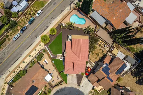 1859 Normandy Gln, Escondido, CA 92027