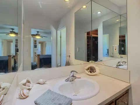 Bath - 3606 Hartzel Dr, Spring Valley, CA 91977 photo 2 of 5