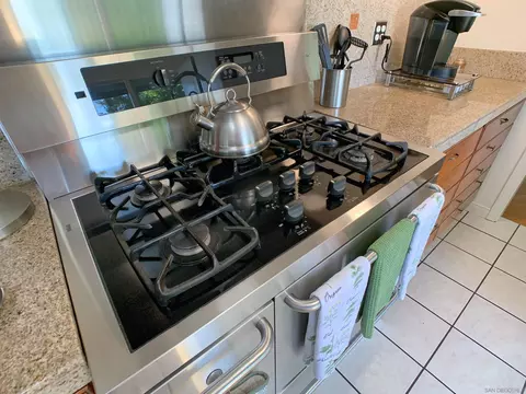 Kitchen - 3606 Hartzel Dr, Spring Valley, CA 91977 photo 5 of 7