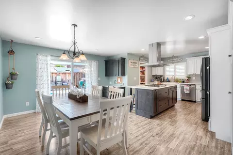 Dining - 12731 Soule, Poway, CA 92064 photo 1 of 1
