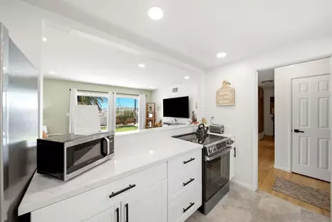 Kitchen - 817 Arboleda Rd, El Cajon, CA 92021 photo 1 of 4