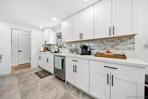 Kitchen - 817 Arboleda Rd, El Cajon, CA 92021 photo 4 of 4