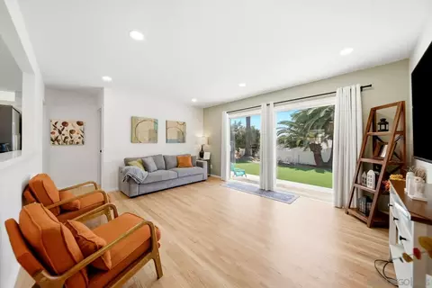 Living - 817 Arboleda Rd, El Cajon, CA 92021 photo 2 of 4