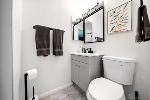 Bath - 817 Arboleda Rd, El Cajon, CA 92021 photo 3 of 4