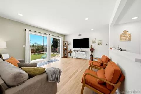 Living - 817 Arboleda Rd, El Cajon, CA 92021 photo 1 of 4