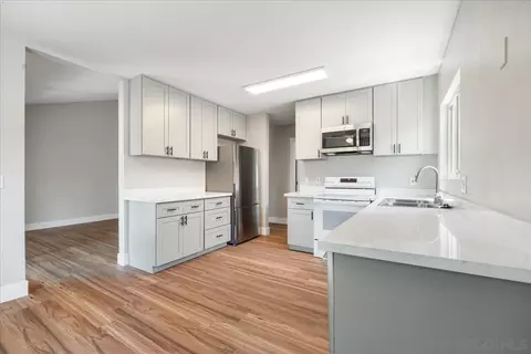 5473 Adobe Falls Rd #9, San Diego, CA 92120