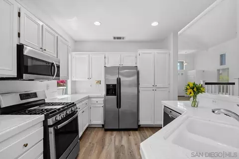 3540 Corte Yolanda, Carlsbad, CA 92009 photo 8