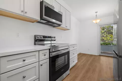 Kitchen - 2368 Torrey Pines Rd #63, La Jolla, CA 92037 photo 3 of 3