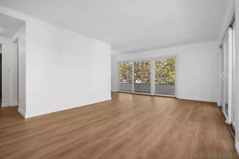 Living - 2368 Torrey Pines Rd #63, La Jolla, CA 92037 photo 4 of 7