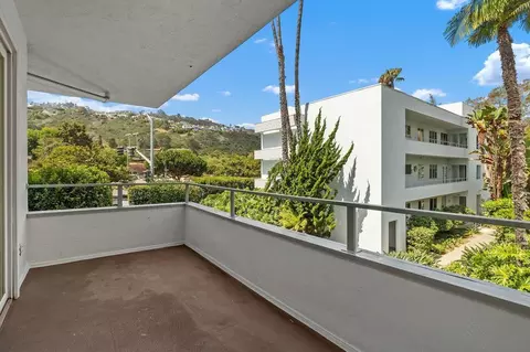 Exterior - 2368 Torrey Pines Rd #63, La Jolla, CA 92037 photo 5 of 23
