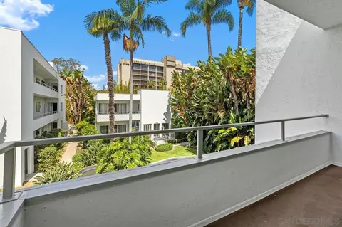 Exterior - 2368 Torrey Pines Rd #63, La Jolla, CA 92037 photo 6 of 23