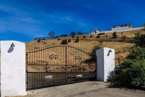 Exterior - 45050 Camaron Rd, Temecula, CA 92590 photo 2 of 8