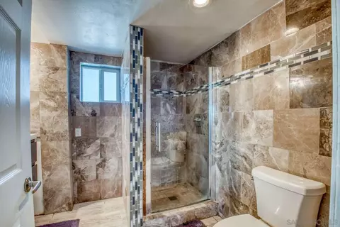 Bath - 45050 Camaron Rd, Temecula, CA 92590 photo 4 of 7