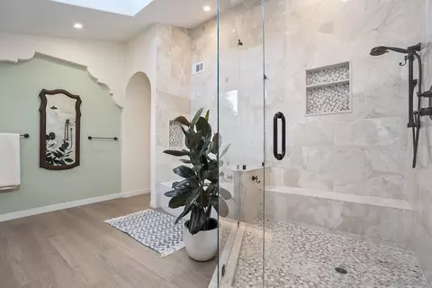 Bath - 4784 Jeffer, La Mesa, CA 91941 photo 3 of 9