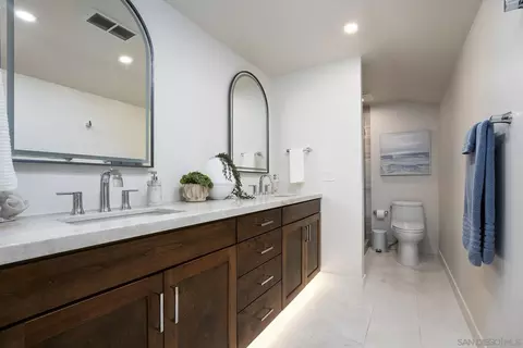 Bath - 4784 Jeffer, La Mesa, CA 91941 photo 6 of 9