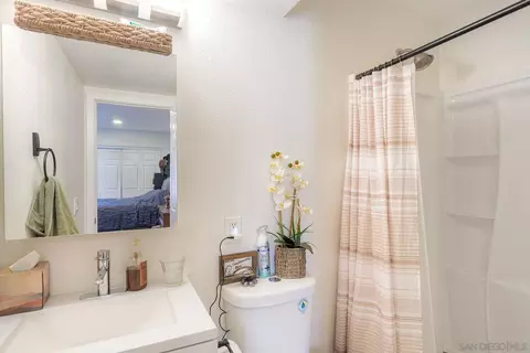 Bath - 14552 Topsham St, Poway, CA 92064 photo 5 of 5