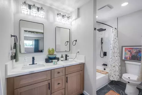 Bath - 14552 Topsham St, Poway, CA 92064 photo 4 of 5