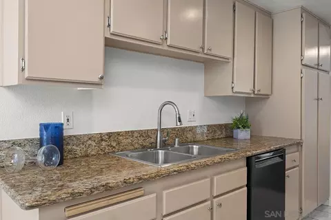 Kitchen - 2848 Glen Canyon Cir, Spring Valley, CA 91977 photo 5 of 5