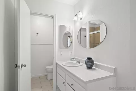 Bath - 2848 Glen Canyon Cir, Spring Valley, CA 91977 photo 3 of 4