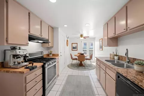 Kitchen - 2848 Glen Canyon Cir, Spring Valley, CA 91977 photo 1 of 5