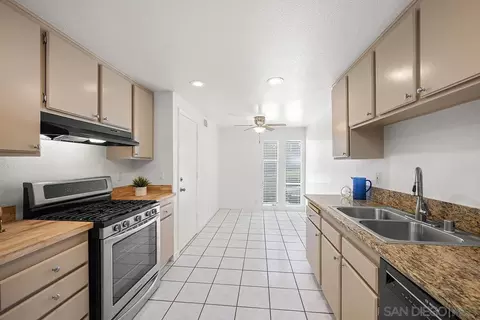 Kitchen - 2848 Glen Canyon Cir, Spring Valley, CA 91977 photo 2 of 5