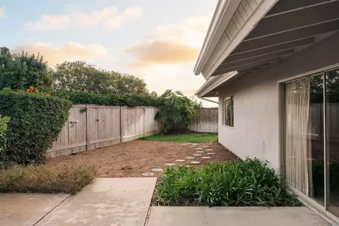 Exterior - 2855 Cliffridge Ct, La Jolla, CA 92037 photo 8 of 9