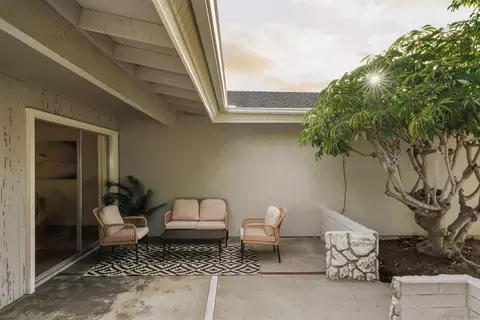 Exterior - 2855 Cliffridge Ct, La Jolla, CA 92037 photo 3 of 9
