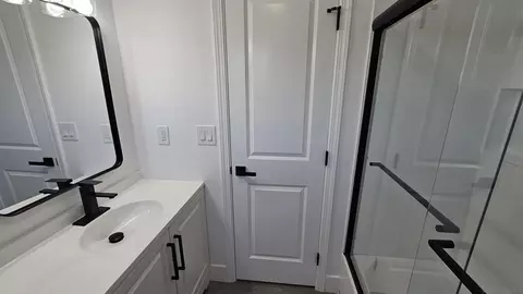 Bath - 2310 69th St, Lemon Grove, CA 91945 photo 6 of 7