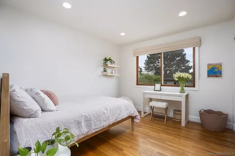 Bedroom - 355 Glencrest, Solana Beach, CA 92075 photo 6 of 7