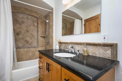 Bath - 355 Glencrest, Solana Beach, CA 92075 photo 5 of 5