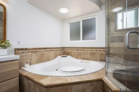 Bath - 355 Glencrest, Solana Beach, CA 92075 photo 3 of 5