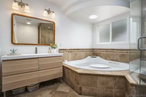 Bath - 355 Glencrest, Solana Beach, CA 92075 photo 4 of 5