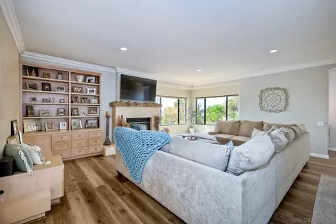Living - 2736 Via Chinarros, Alpine, CA 91901 photo 4 of 6