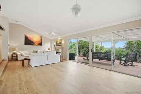 Living - 3548 Rosa Way, Fallbrook, CA 92028 photo 2 of 11
