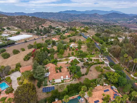 View/Area - 3548 Rosa Way, Fallbrook, CA 92028 photo 3 of 9