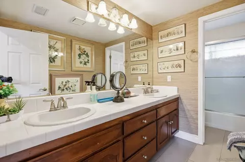 Bath - 3548 Rosa Way, Fallbrook, CA 92028 photo 4 of 7