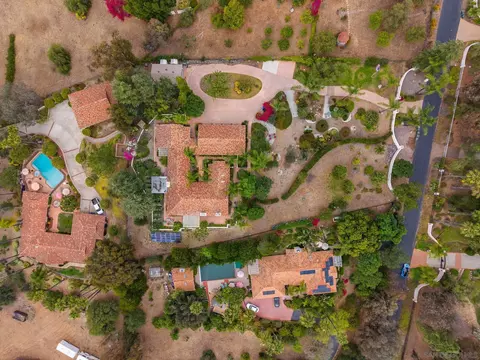View/Area - 3548 Rosa Way, Fallbrook, CA 92028 photo 6 of 9