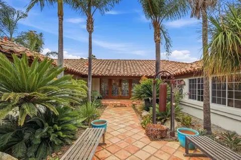 Exterior - 3548 Rosa Way, Fallbrook, CA 92028 photo 4 of 17