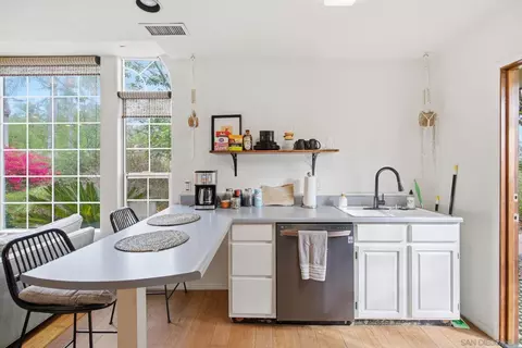 Kitchen - 3548 Rosa Way, Fallbrook, CA 92028 photo 5 of 7